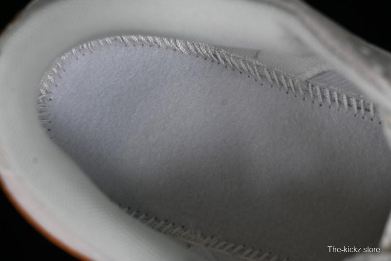 Supreme x Nike Dunk Low SB Skate Shoes with Zoom Air Cushion - XD6188-035