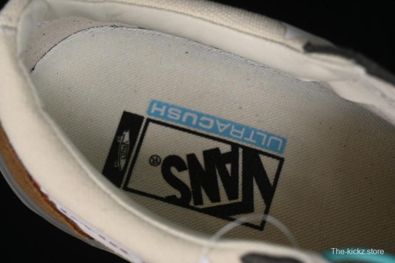 Vans Classics Knu Skool Low-Top Casual Sneakers with White Suede and Gum Sole - VN000CRPGRN