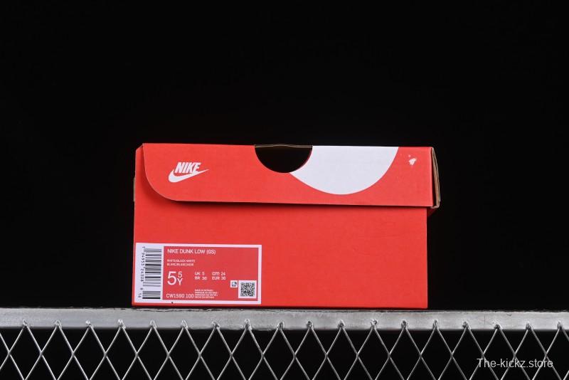 Nike SB Dunk Low Casual Skate Shoes in Blackberry Pink - CW1590-100