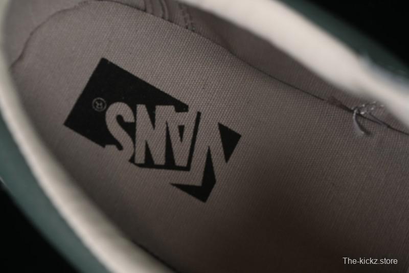 Vans Old Skool 36 Low-Top Retro Skate Shoes - VN000D57FRS