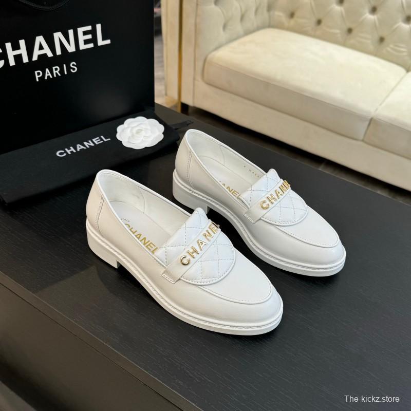 2025 Women Chanel White Leather Loafers KFY00310