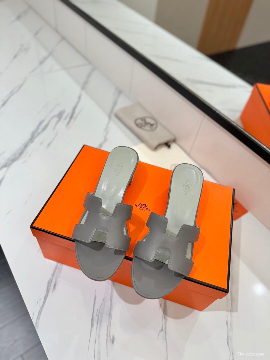 2025 Women Hermès Grey Leather Heeled Slippers