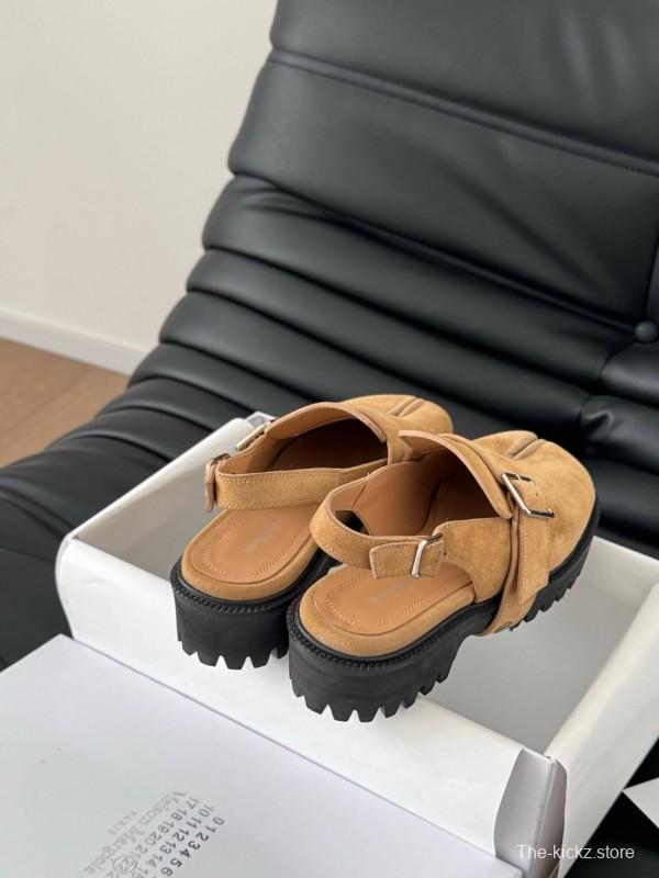 2025 Women MM6 Tan Suede Slingback Split-toe Shoes KFY00310