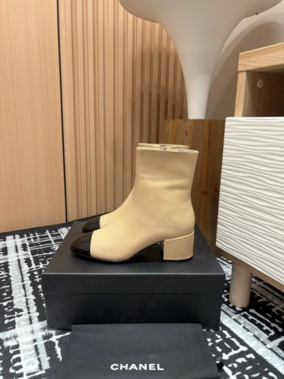 Chanel 2025/SS Quilted Patent Leather Block Heel Elastic Ankle Boots - LY00350