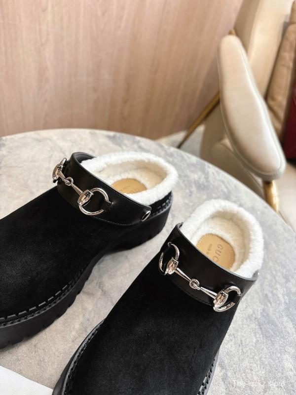 Gucci Mule Shoes with Horsebit Detail and Suede Wool Upper - LY00320